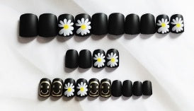 Short Style Daisy Nails