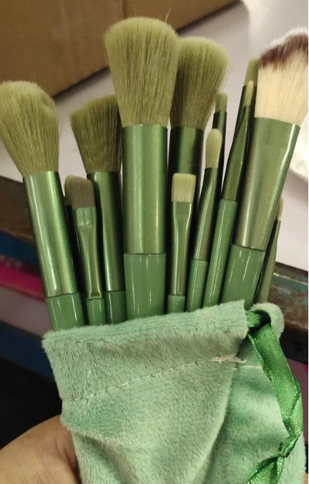 Bountiful Makeup Brush Set